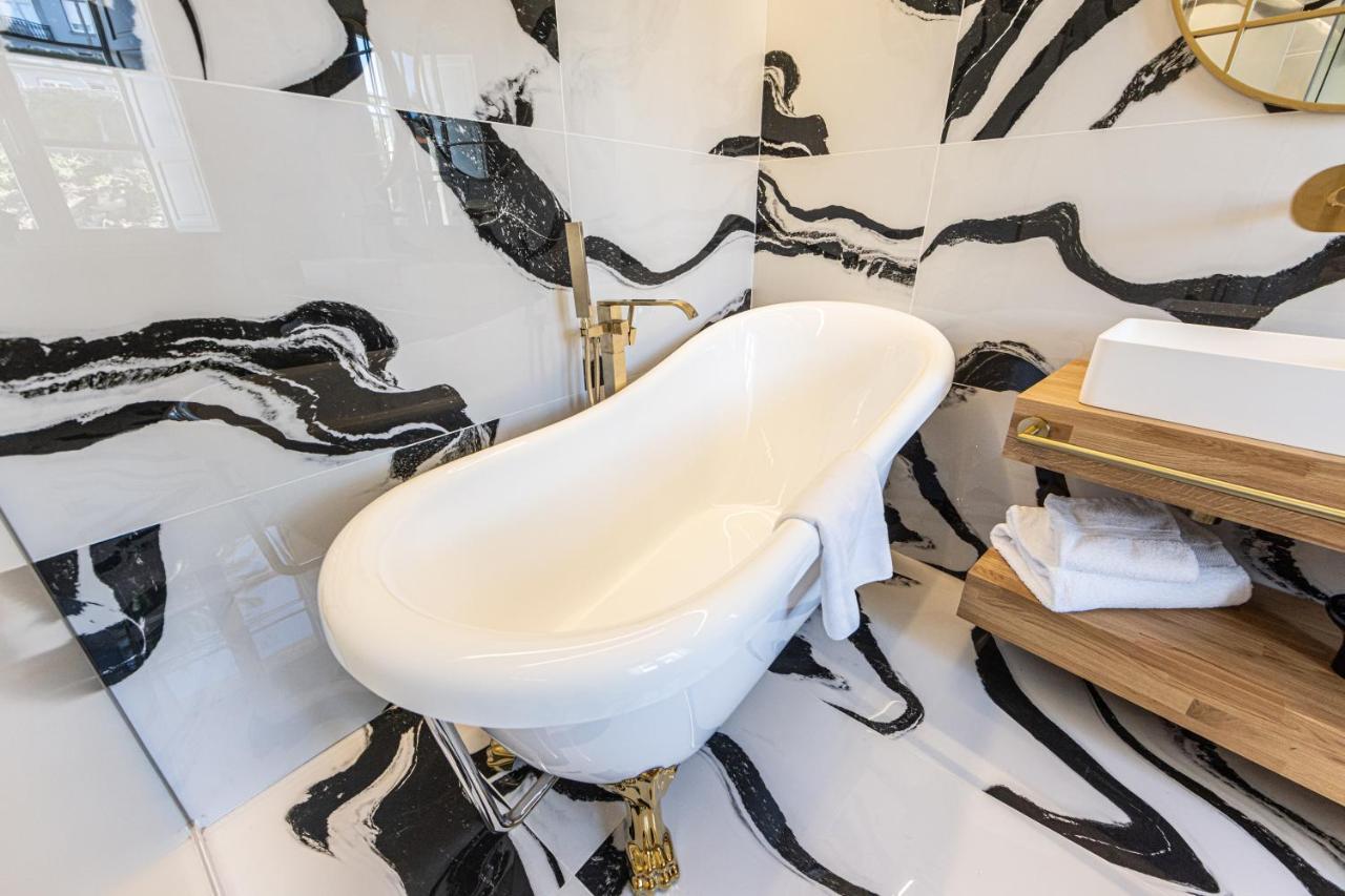 Hospedium Hotel Barometro De Camariñas 외부 사진