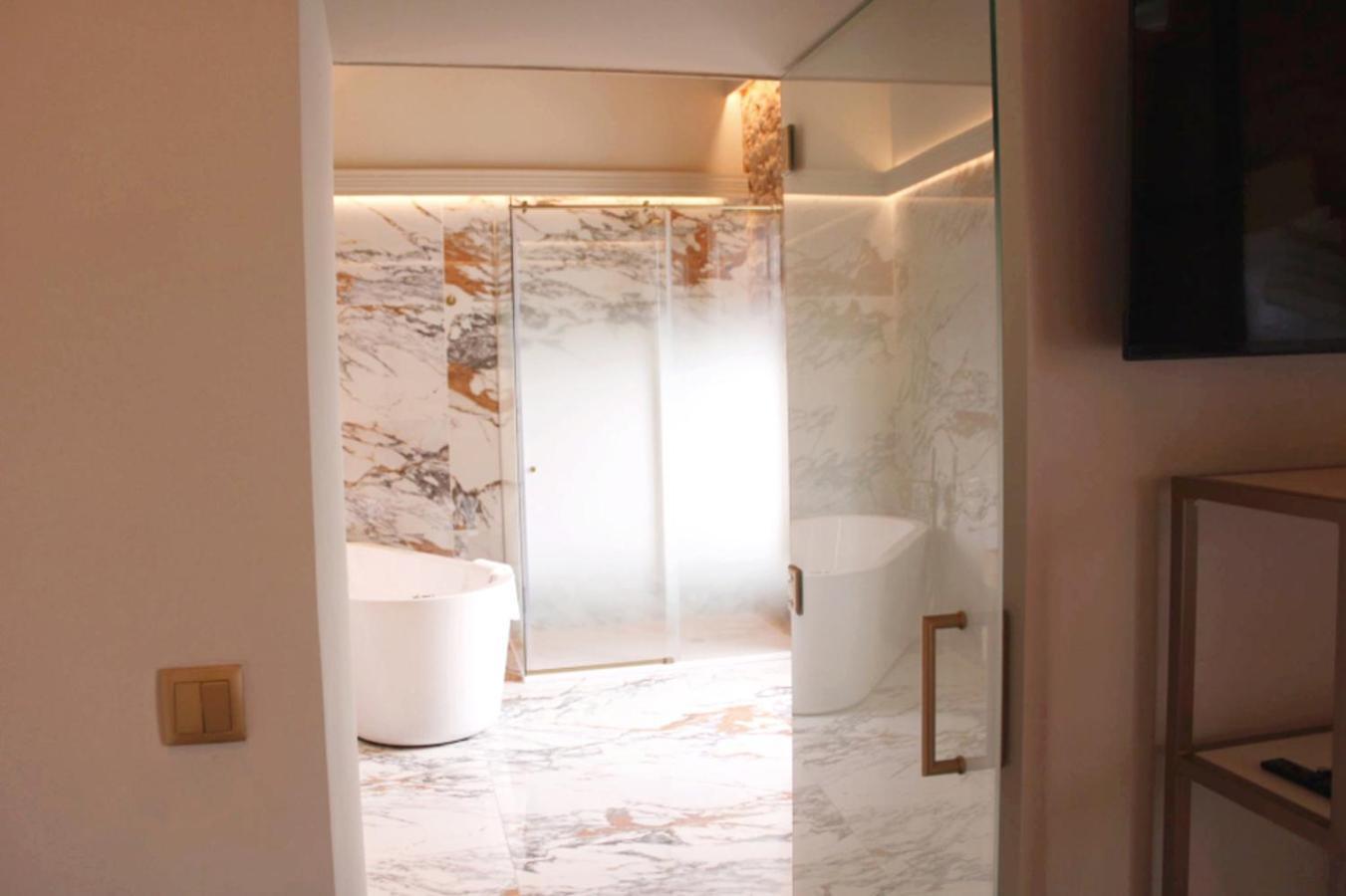 Hospedium Hotel Barometro De Camariñas 외부 사진